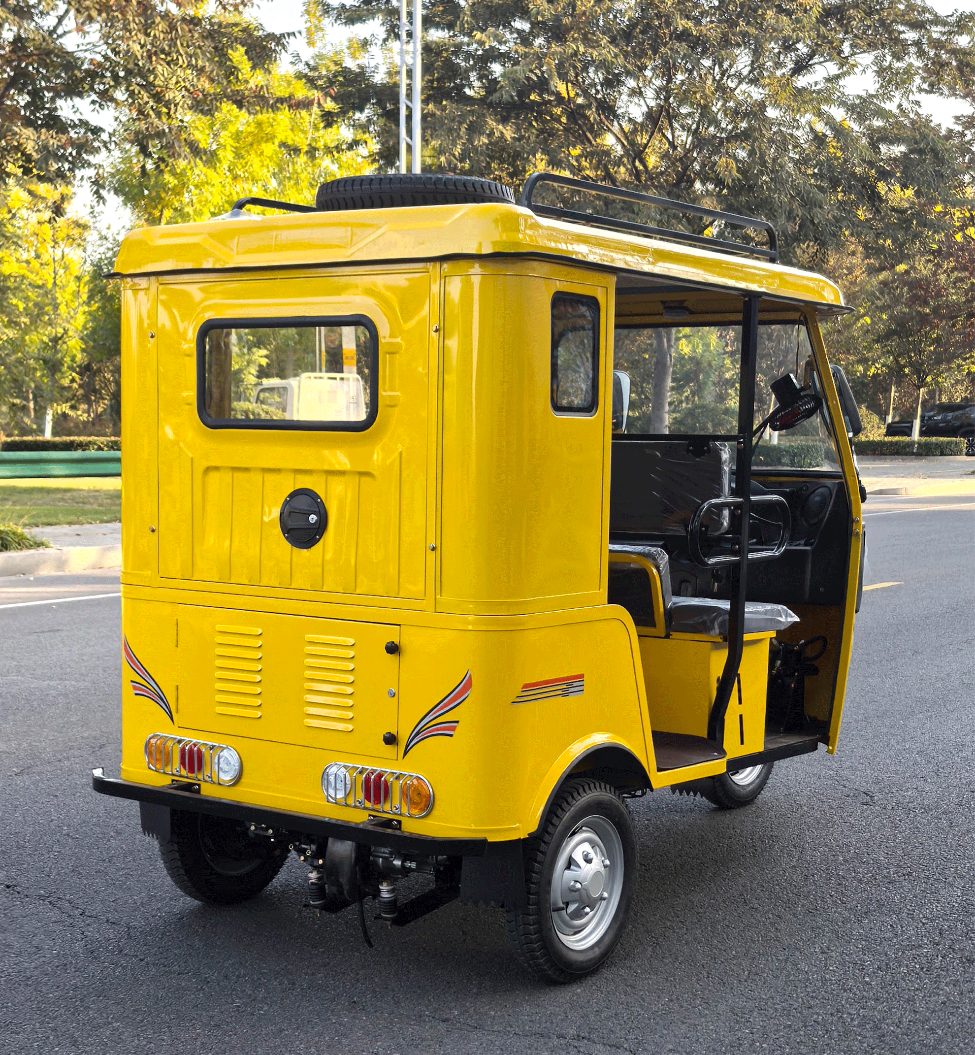 RX-L1 Gasoline Passenger Tricycle2
